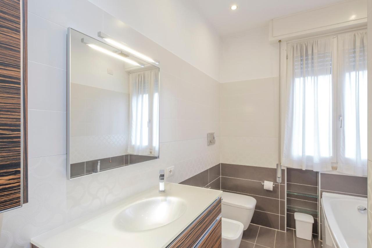 Aura Home Sirmione - 2 Bedrooms Apartment Luaran gambar